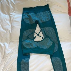 Matching set leggings and bra